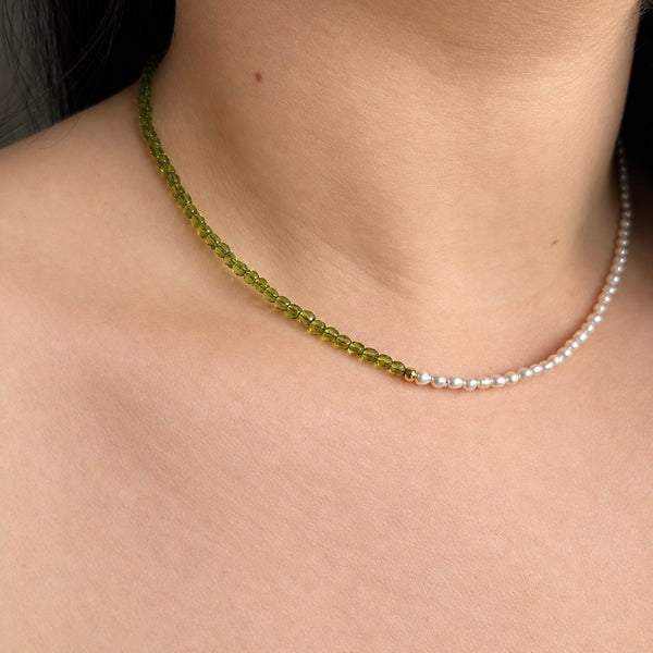 Perlový choker Matcha