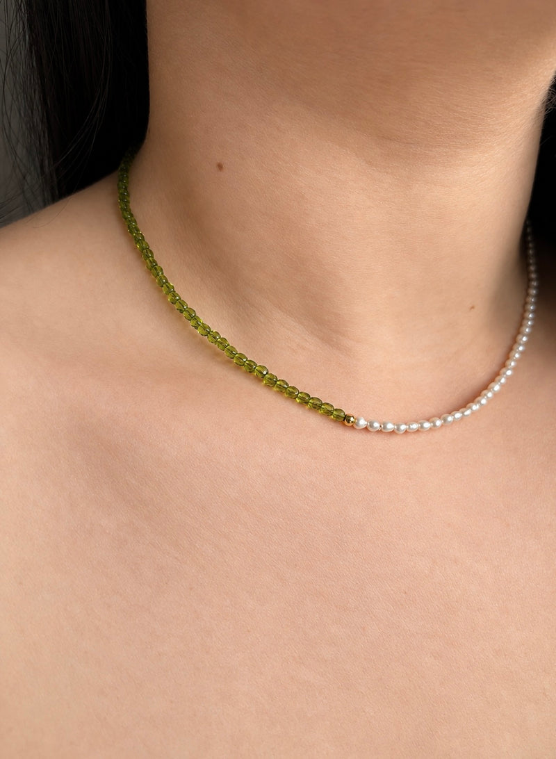 Perlový choker Matcha